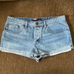 NWOT BDG Boyfriend Denim Shorts